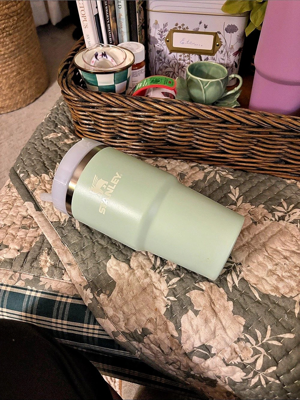 Stanley IceFlow Flip Straw Tumbler 20 oz Green & White